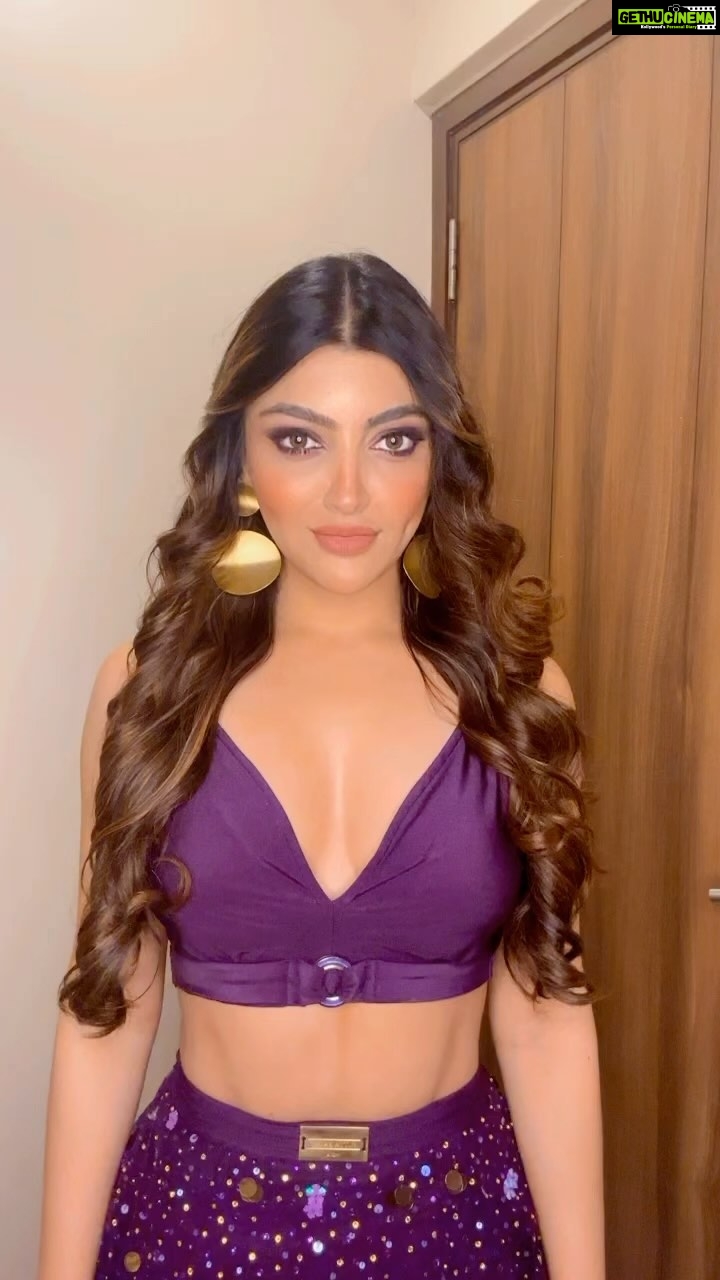 Akanksha Puri Instagram - Dil laga sahi jagah ek aur mouka hai 😝❤️ . . #company #reels #reelinstagram #reelitfeelit #video #trending #video #love #beingme #akankshapuri #❤️