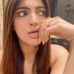 Akanksha Puri Instagram - Zindagi ke Maze aakhir le kaun Raha hai ??????? . . #reels #reelitfeelit #reelsinstagram #reelsvideo #instagood #funny #video #trending #smile #beingme #akankshapuri #❤️