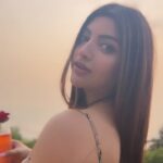 Akanksha Puri Instagram - That’s me asking my TV 📺 everyday 🤣😜 “ Itne acche kyo lagte ho ??????” . Location : @ivoryy.goa #fun #video #trending #reels #reelsinstagram #reelitfeelit #song #love #happy #beingme #akankshapuri #❤️