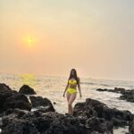 Akanksha Puri Instagram - Sunkissed where the waves are kissing my feet ❤️💕 . . #sunset #sunkissed #waves #beach #love #bikini #picoftheday #photooftheday #life #fashion #style #fitness #smile #beingme #akankshapuri #❤️