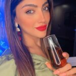 Akanksha Puri Instagram - No Alcohol 🍷 😝 . . #fun #reels #reelsinstagram #reelitfeelit #video #smile #trending #music #instagram #beingme #akankshapuri #❤️