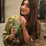 Akanksha Puri Instagram - Taking away your Monday blues with my Greens 🥬 🍹 . . #monday #mondayblues #picoftheday #photooftheday #instagram #instagood #goodvibes #ootd #fashion #style #love #life #beingme #akankshapuri #❤️ . . Beautifully captured by @varun.bagla 📸 Prithvi Theatre
