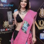 Akanksha Puri Instagram - Thanks #nationalqualityawards2023 for facilitating me with “ Shining Reality star of the year “ Thanks everyone for you love and support ❤️ . . Beautiful Rickshaw 🛺 print saree by @shubhadesign @mullickpunam dedicated to all Mumbai Rickshaw waala’s for there constant hardwork and making our life easy !! It’s my token of love from all Mumbaikars to all Mumbai Rickshaw waala 🛺 !! We love you all ❤️