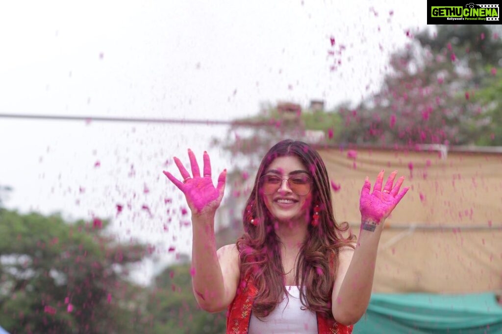 Akanksha Puri Instagram - Rang barse ……💋 . . #holi #festival #color #love #smile #happy #goodvibes #photography #instagood #instagram #beingme #akankshapuri #❤️ . Pic credit @ajaypatilphotography