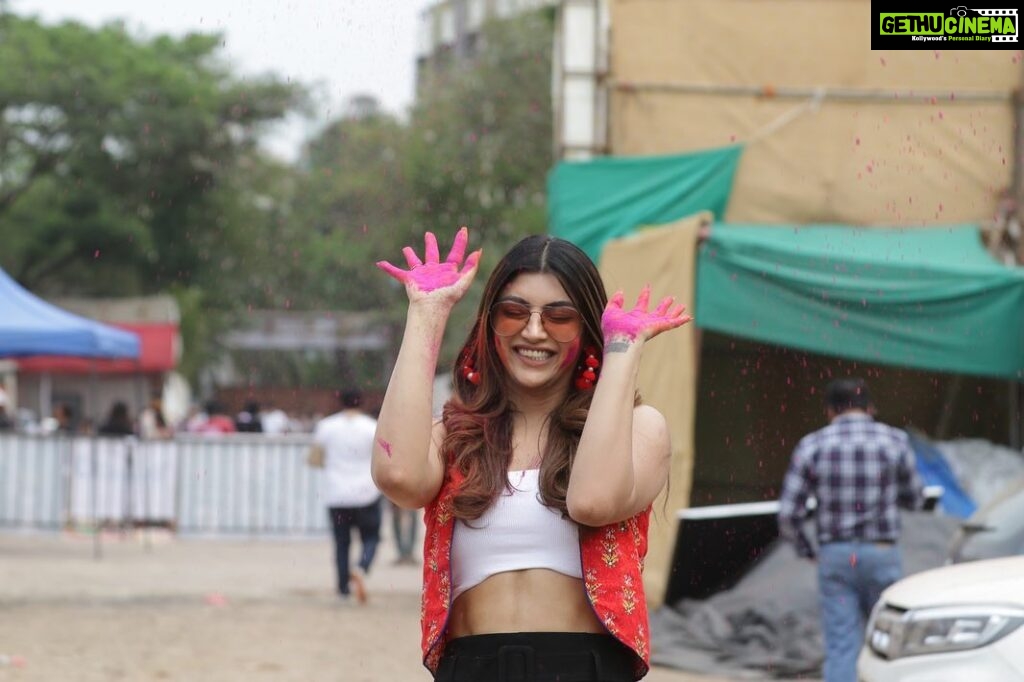 Akanksha Puri Instagram - Rang barse ……💋 . . #holi #festival #color #love #smile #happy #goodvibes #photography #instagood #instagram #beingme #akankshapuri #❤️ . Pic credit @ajaypatilphotography