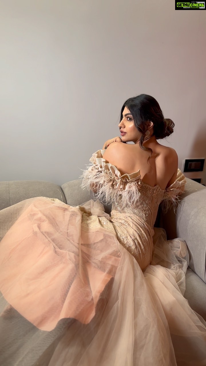 Akanksha Puri Instagram - Princess Vibes 🤩❤️ . . #bts #reels #reelitfeelit #reelsinstagram #instagram #instagood #fashion #love #style #beauty #smile #fitandfabulous #boldandbeautiful beingme #akankshapuri #❤️ . . Make up @makeupwithvidhi hair @makeup_byrahul Styled by - @styleme_sukanya Head stylist - @sukanya_kandarkar Asst stylist - @rudrakshichande @_aziya_aziz2728 @nidhi_harsora21 Outfit - @amadicoutureofficial Location- @blivestudio.in Shot by - @drkphotography_ Managed by - @rhitikgandhi__