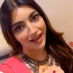 Akanksha Puri Instagram - Jinhe hum Zeher lagte hain …woh hume khakar marr jaaye 😜🔥 . . #reels #reelsinstagram #fun #reelitfeelit #video #trending #love #fun #beingme #akankshapuri #❤️