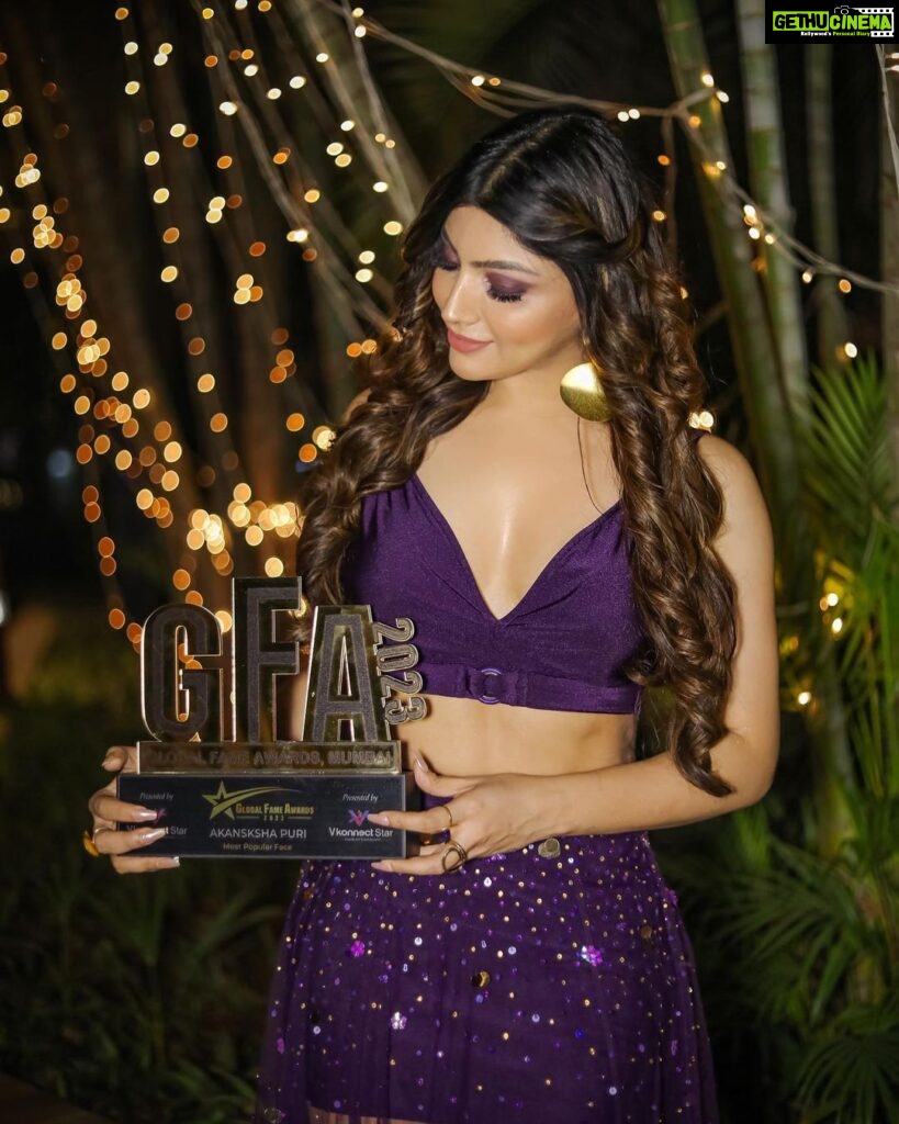 Akanksha Puri Instagram - Weekend vibes ✨ . Pic credit @lsd_production_official Styled by @style_byhetvigindra @hetvigindra Outfit @labelnityabajaj Jewellery @GoldenByRee Jewellery PR @mediatribein #mostpopularface #awards #weekend #weekendvibes #picoftheday #photooftheday #photography #globalfameawards #ootd #style #fashion #love #smile #beauty #beingme #akankshapuri #❤️ Novotel Mumbai Juhu Beach