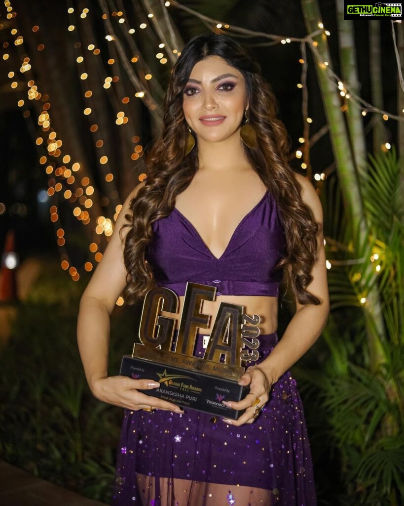 Akanksha Puri Instagram - Weekend vibes ✨ . Pic credit @lsd_production_official Styled by @style_byhetvigindra @hetvigindra Outfit @labelnityabajaj Jewellery @GoldenByRee Jewellery PR @mediatribein #mostpopularface #awards #weekend #weekendvibes #picoftheday #photooftheday #photography #globalfameawards #ootd #style #fashion #love #smile #beauty #beingme #akankshapuri #❤️ Novotel Mumbai Juhu Beach