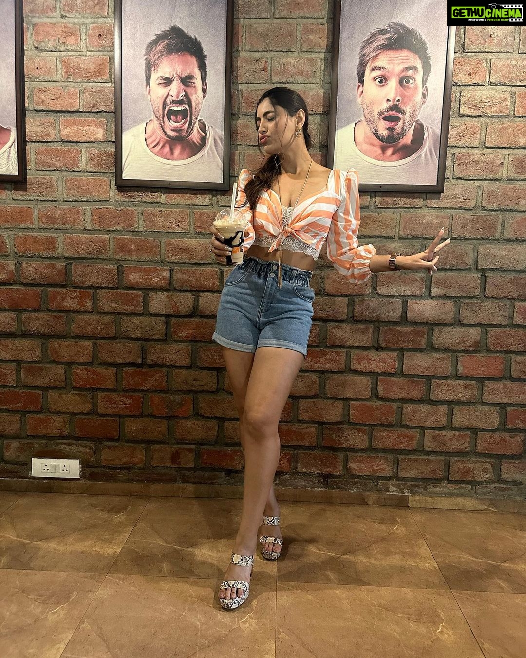 Akanksha Puri - 25.6K Likes - Most Liked Instagram Photos