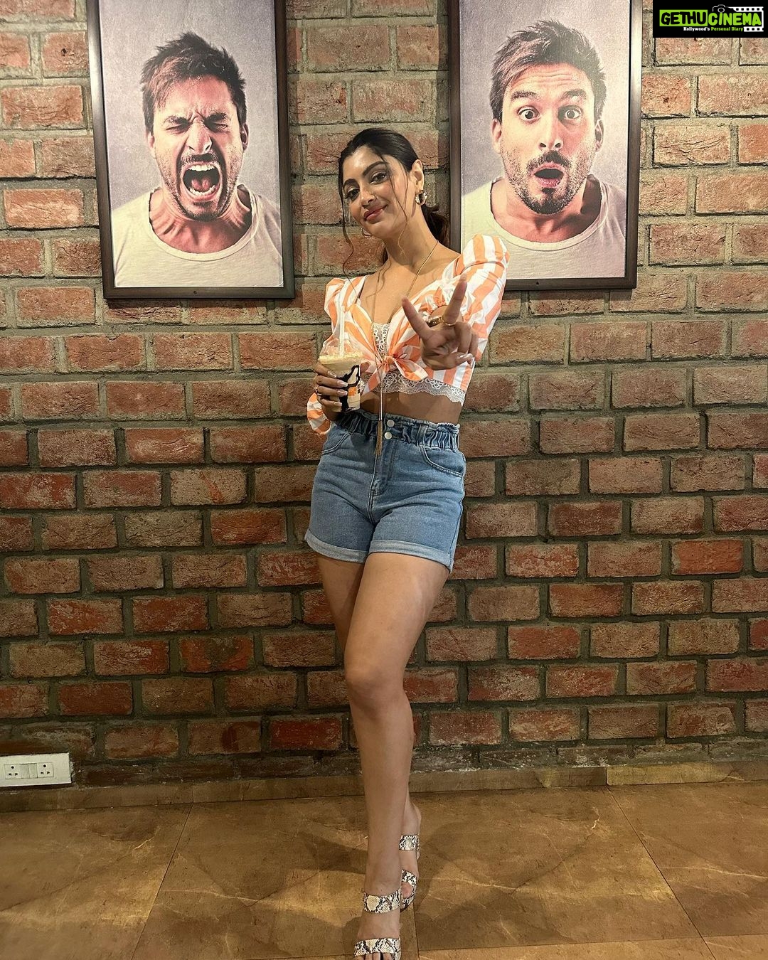 Akanksha Puri - 25.6K Likes - Most Liked Instagram Photos