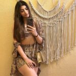 Akanksha Puri Instagram - Let me Catch a Glimpse 🤩💕 Location : @ivoryy.goa . . #mirrorselfie #selfie #love #picoftheday #photooftheday #life #instagood #instagram #ootd #fashion #style #smile #beingme #akankshapuri #❤️
