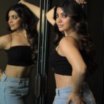 Akanksha Puri Instagram - Warning ⚠️You might fall in love with me ❗️ . . #picoftheday #photography #photooftheday #fashion #style #happiness #love #life #fitness #beingme #akankshapuri #❤️ Make up @prakashgor_15 Hair @salmasayyed47 Photographer @lsd.photography.official Shoot Managed by @nidhig14 @planetmediapr St Regis Mumbai