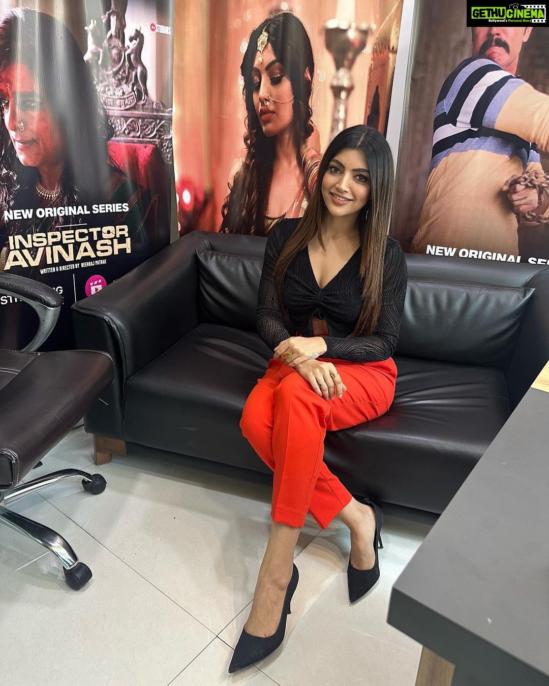 Akanksha Puri Instagram - From the promotions of my new web series "Inspector Avinash” streaming only on @officialjiocinema !! Thank you everyone for loving me as “Meetu Punjaban” ❤️ . . #inspectoravinashwebseries #inspectoravinashonjiocinema