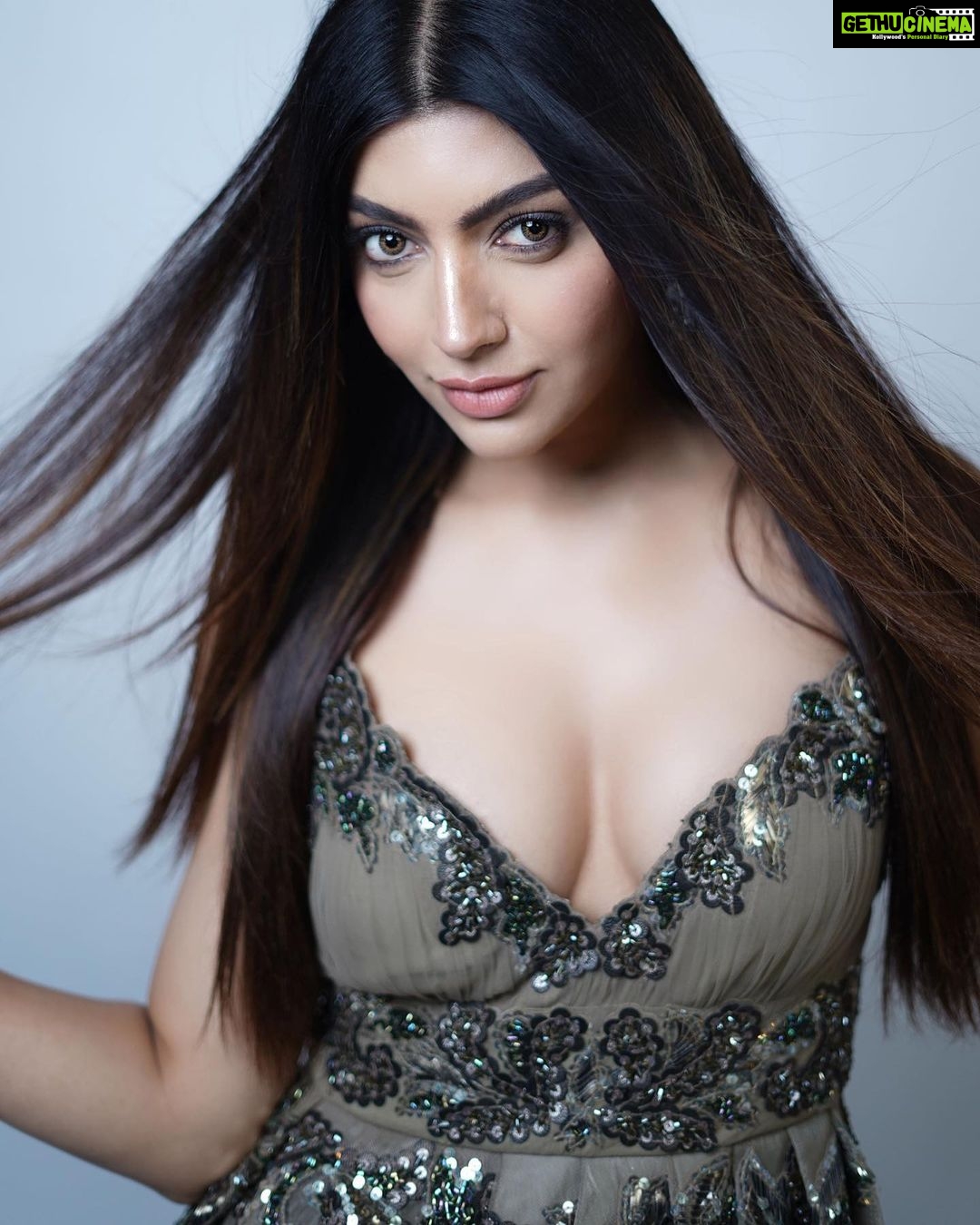 Akanksha Puri - 35K Likes - Most Liked Instagram Photos