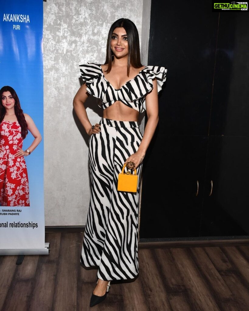 Akanksha Puri Instagram - At the special screening of my upcoming short movie “Thanks Mom” ❤️ . . #picoftheday #photooftheday #ootd #style #fashion #ott #shortmovie #love #happy #fitness #beingme #akankshapuri #❤️ . . Styled by @hetvigindra @style_byhetvigindra Bag @oceana_clutches Outfit @ranbirmukherjeeofficial Jewellery @the_jewel_gallery Assisted by @dhwaniivithalani_22