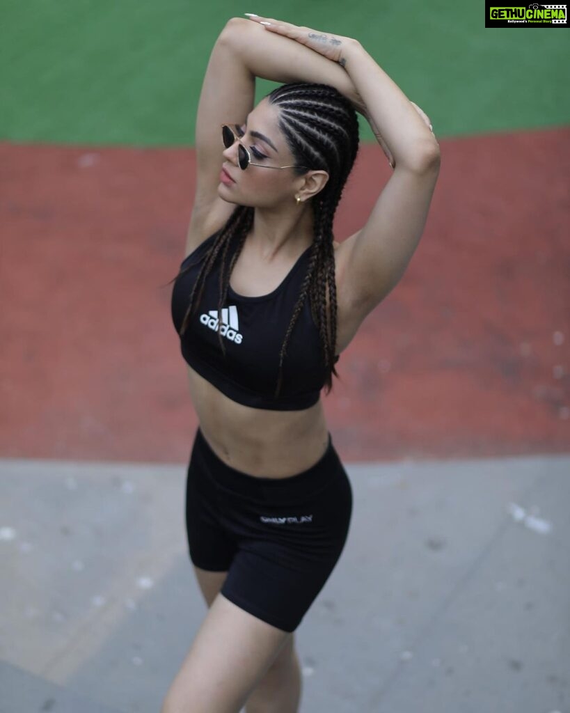 Akanksha Puri Instagram - Braids game on point 😉❤️ . . Pic credit @lsd.photography.official #instagram #picoftheday #ootd #photooftheday #photography #life #love #fitness #hairstyles #braids #beingme #happy #akankshapuri #❤️