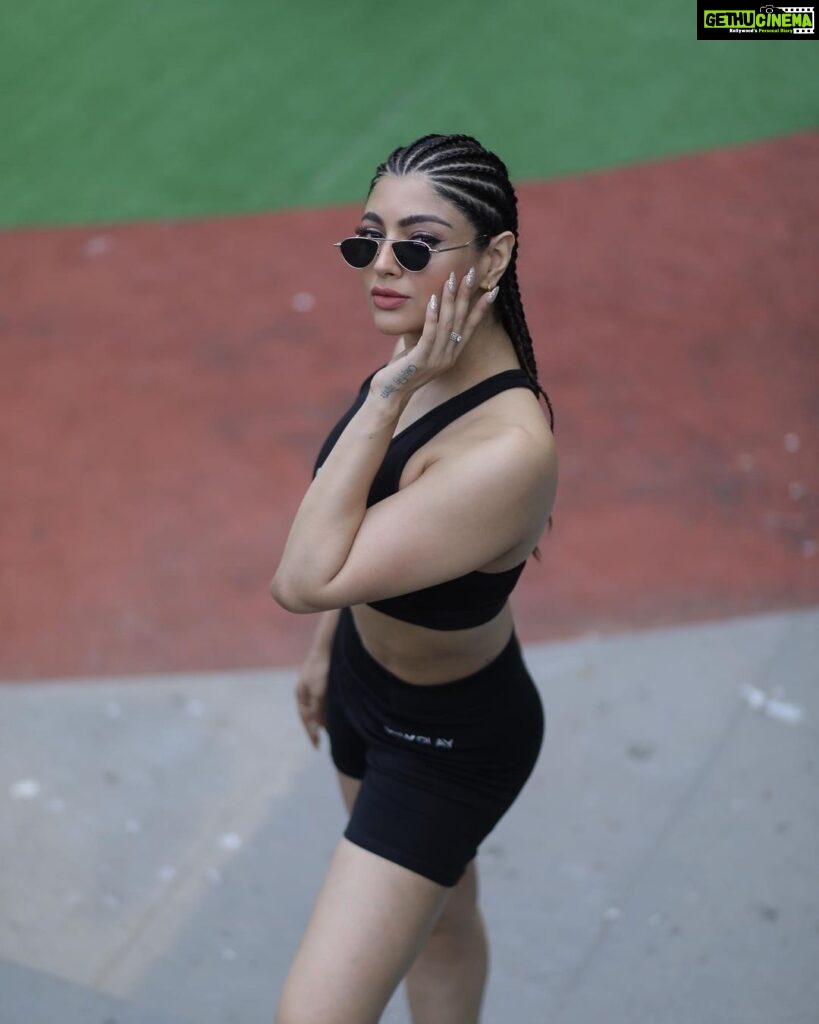 Akanksha Puri Instagram - Braids game on point 😉❤️ . . Pic credit @lsd.photography.official #instagram #picoftheday #ootd #photooftheday #photography #life #love #fitness #hairstyles #braids #beingme #happy #akankshapuri #❤️