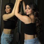 Akanksha Puri Instagram - Warning ⚠️You might fall in love with me ❗️ . . #picoftheday #photography #photooftheday #fashion #style #happiness #love #life #fitness #beingme #akankshapuri #❤️ Make up @prakashgor_15 Hair @salmasayyed47 Photographer @lsd.photography.official Shoot Managed by @nidhig14 @planetmediapr St Regis Mumbai