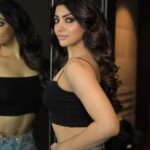 Akanksha Puri Instagram - Warning ⚠️You might fall in love with me ❗️ . . #picoftheday #photography #photooftheday #fashion #style #happiness #love #life #fitness #beingme #akankshapuri #❤️ Make up @prakashgor_15 Hair @salmasayyed47 Photographer @lsd.photography.official Shoot Managed by @nidhig14 @planetmediapr St Regis Mumbai