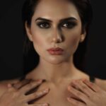 Akansha Chamola Instagram - The art of portrait photography shot by @vivanbhathena_official 📸@vivanbhathena_official 💄@tejasshahmakeuporiginal 💇‍♀️@hairstylist_jennny . . . . . . . . . . . . . . . . . . . .. . . . . . . . . #portraits #beautyshoot #portraitphotography #portraitsdaily #photoshootideas #headshots #aestheticedit #portraitmood #portfolioshoot #portraitinspiration #makeup #instamakeup #instahair #instalook #instaeyes #lookbook #instaface #stylegram #styleinspo #strongisbeautiful #strongwomenquotes #lioness #strongvibes