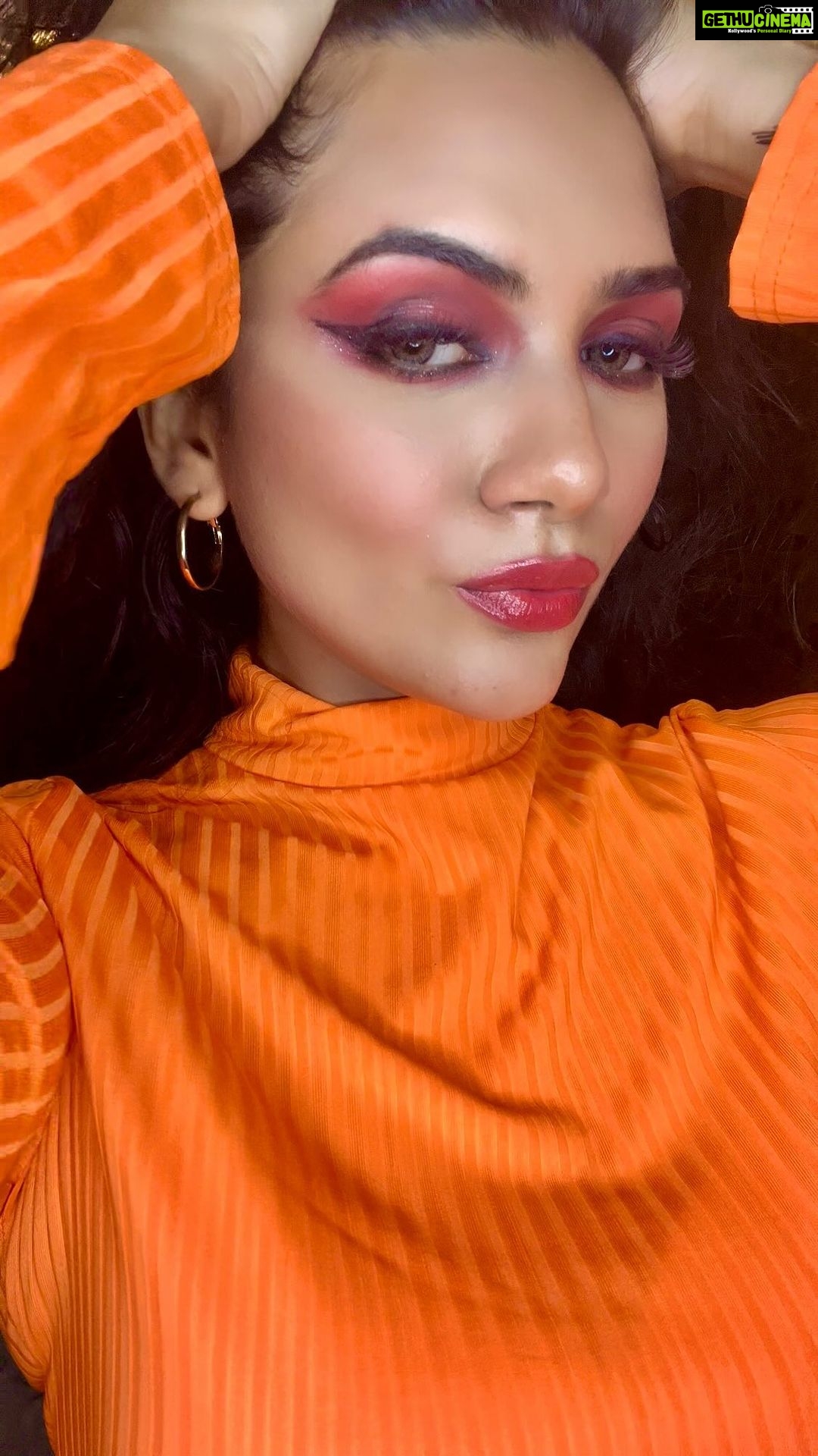 Akansha Chamola Instagram - Stop drop and Rollš„ . . . . . . . . . . . . . . . . . . . . . . . . . . . . . . . #trendingreels #makeuptransformation #transition #instamakeup #instalook #redeyeshadow #makeuplooks #makeuptutorial #makeupideas #lookbook #trendingreels #transitionreels #makeupoftheday #instafashion #instalife #reelgram #reelitfeelit #wethair