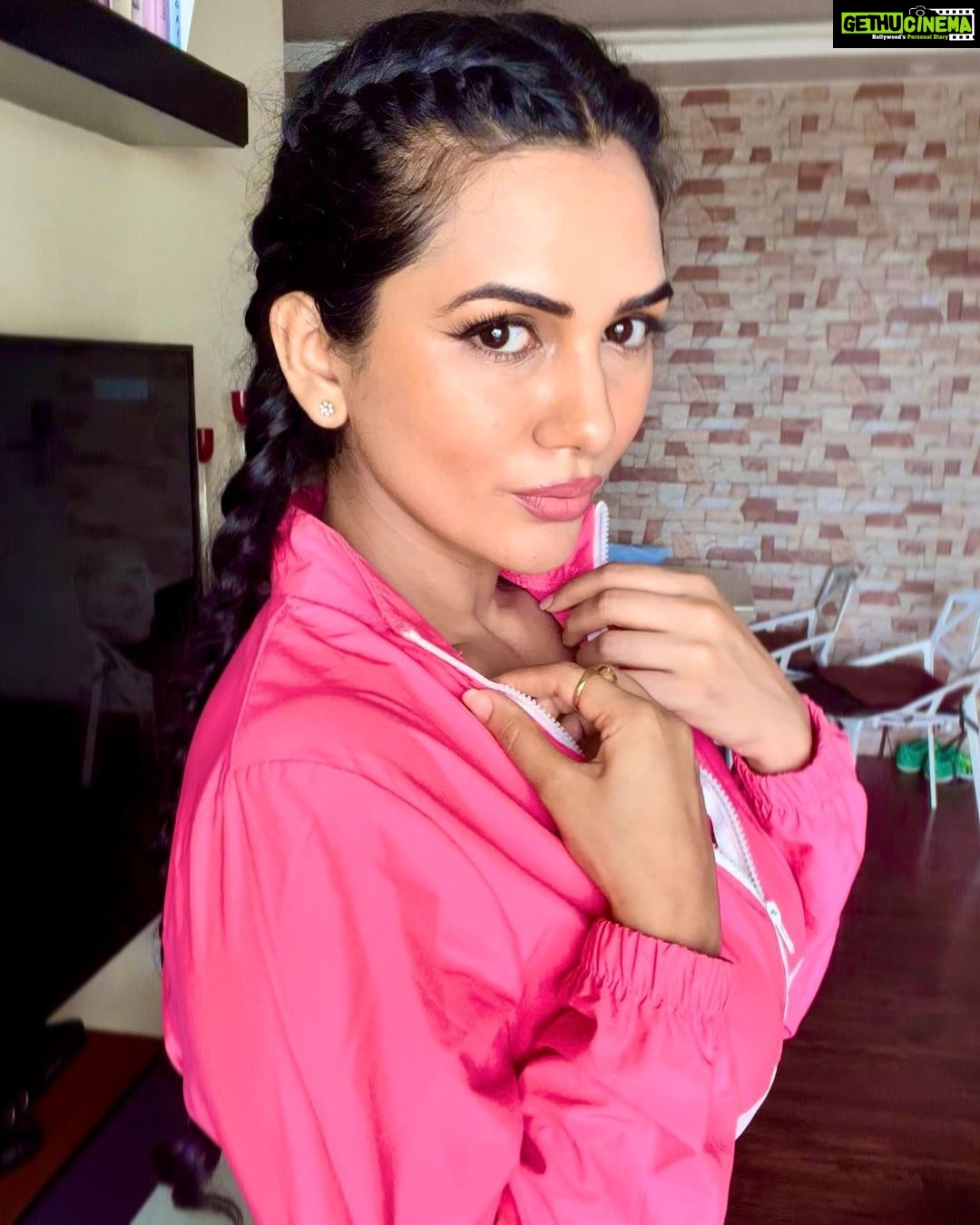 Akansha Chamola Instagram - 💖💖💖 .. . . . . . . . . . . . . . . . . . . . . . . . . . . . . . . . . . #pink #instalike #instagood #instadaily #gramfam #girlpower #lookbook #fashion #instahair #instamakeup #braids #cute #happy #prettylittleliars