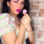 Akansha Chamola Instagram - PINK is what makes me sway 💖…….. . . . . . . . . . . . . . . . . . . . #trending #transitionreels #transition #reelsinstagram #makeuptransformation #reelsindia #selflove #pinkmakeup #lookbook #fashionreels #reelgram #instagood #instagirls #sway