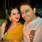 Akansha Chamola Instagram – Last of this series ….. where @gauravkhannaofficial managed 3 costume changes 😝😝😝😝
.
.
.
.
.
.
.
.
.
.
.
.
.
.
.
.
.
.
.
.
.
.
.
#couplegram #karwachauth #indianfestival #couplegoals #marriedlife #cutecouples #couplestyle #lookbook #sareefashion #instalike #instagood #love #gratitude #blessed