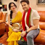 Akansha Chamola Instagram – Last of this series ….. where @gauravkhannaofficial managed 3 costume changes 😝😝😝😝
.
.
.
.
.
.
.
.
.
.
.
.
.
.
.
.
.
.
.
.
.
.
.

#couplegram #karwachauth #indianfestival #couplegoals #marriedlife #cutecouples #couplestyle #lookbook #sareefashion #instalike #instagood #love #gratitude #blessed