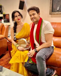 Akansha Chamola Instagram - Last of this series ….. where @gauravkhannaofficial managed 3 costume changes 😝😝😝😝
.
.
.
.
.
.
.
.
.
.
.
.
.
.
.
.
.
.
.
.
.
.
.

#couplegram #karwachauth #indianfestival #couplegoals #marriedlife #cutecouples #couplestyle #lookbook #sareefashion #instalike #instagood #love #gratitude #blessed