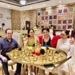 Akansha Chamola Instagram – INternet was down for a couple of hours ; so spent some time with Family , they seem like GOOD PEOPLE πβ¦β¦..
And good people should be taken out for great lunch outings π₯π₯
#family #lunchout #maharajabhog #indianfood #thali #indianthali