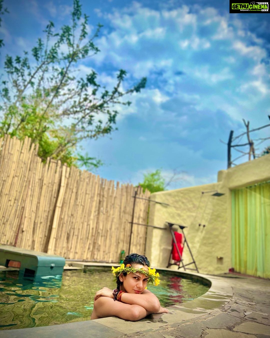 Akansha Chamola Instagram - Poolside Paradise 🏝️ @paatlidun.safari.lodge #paatlidunsafarilodge #jimcorbettnationalpark . . . . . . . . . . . . . . . . . . . . . . . . . . . . . . . . . . . . #luxurylifestyle #uttarakhand #uttarakhandheaven #uttarakhanddiaries #uttarakhandtraveller #uttarakhandtourism #traveldiaries #indiangirl #indiatravelgram #travelindia #pooltime #instadaily #instagood #weekendvibes #weekendmood #outfitinspiration #outfitoftheday #lookbook #stylegram #curvyfashion #curvyconfidence #instacute #resortlife #luxuryresort #staycation #vacaymodeon😎 Paatlidun Safari Lodge