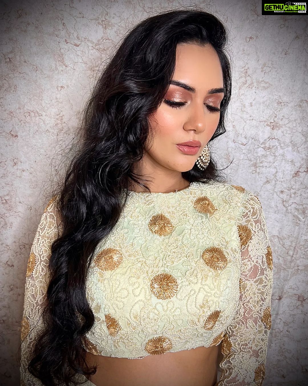 Akansha Chamola Instagram - Nude Lipstick are always in trend💫 dolled up this gorgeous @akankshagkhanna 💞 #indianlook . . #nikksmakeup #nikksmakeupartist #makeup #artist #akankshakhanna #Makeupartistworldwide #mua #celebshoot #makeuptransformation #bridalmakeup #bridallook #Makeuplooks #explorepage #Indianbride #Luxurywedding #makeupartistry #celebritymua Malad West