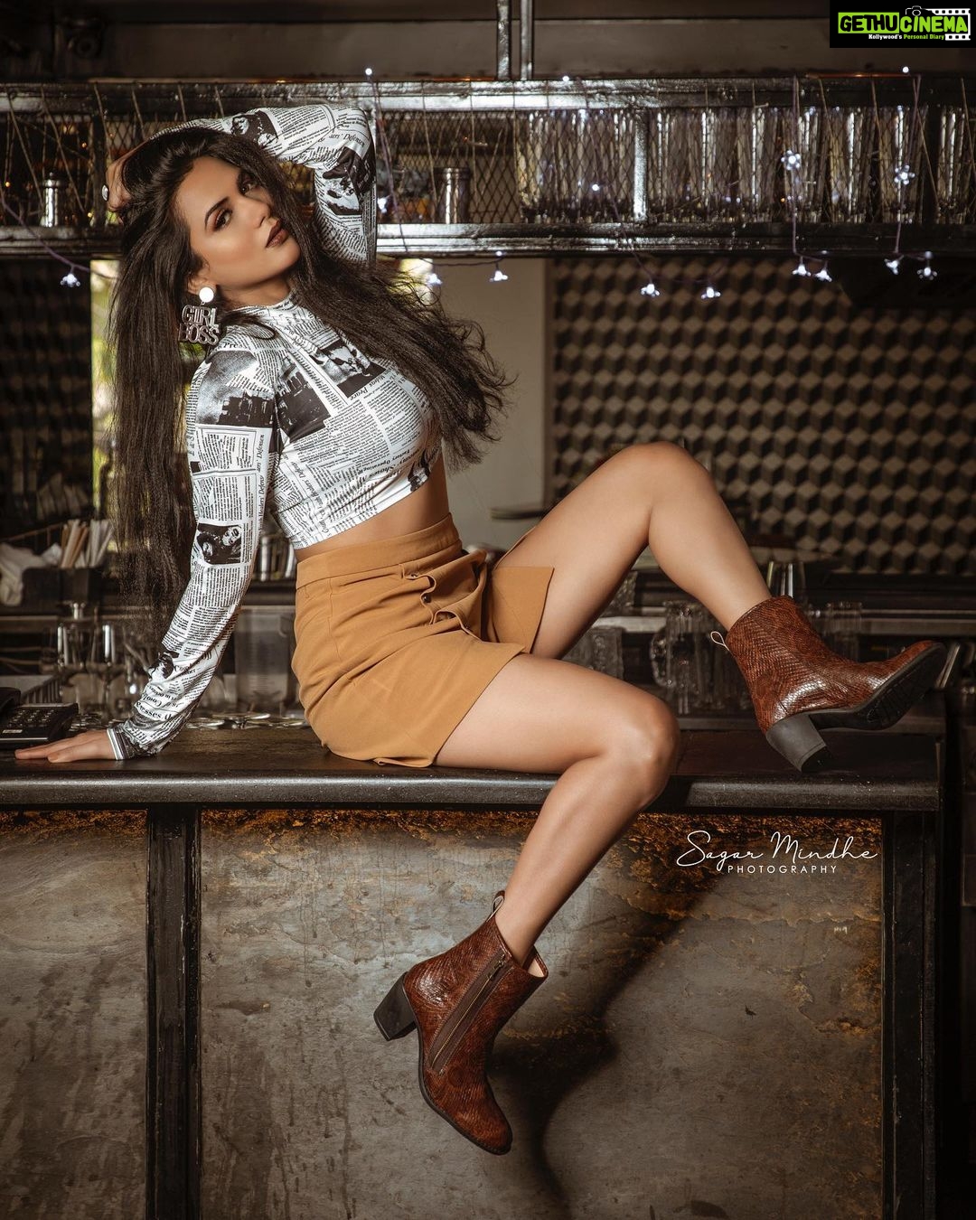 Akansha Chamola Instagram - 🤎🍫🤎 👢 @pepitoesfootwear Location : @invisiblegastronomybar @anishbhadech 📸 @artographybysagar asst. 📸 @me_photowala_shyam HMUA @nikksmua @nikksmakeupartist styled by @styledby_niral . . . . . . . . . . . . . . . . . . . . . . . #photoshootideas #fashionpost #fashionphotography #styleinspo #pose #photoshoot #lookbook #stylediary #trending #prettygirls #preetyoutfits #cutegirls #sassygirl #boots #portraitphotography #selflove #stylegram #instahair #instalook #instamakeup #glamdoll #browneyes #browngirl #brownskingirls #brown Invisible Gastronomy Bar