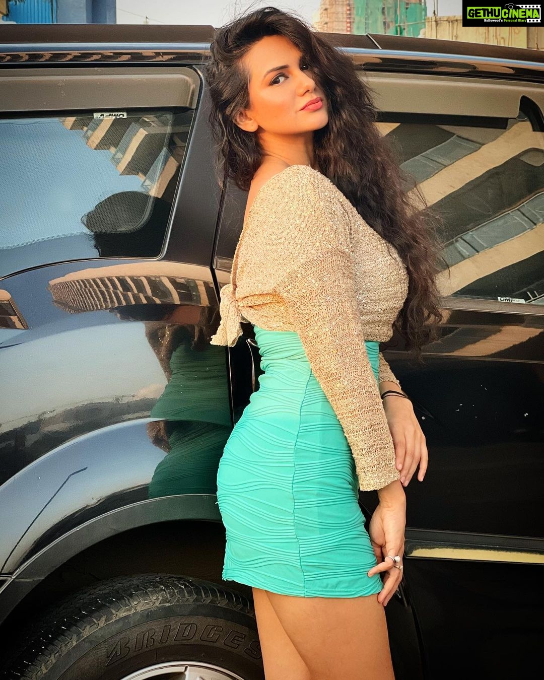Akansha Chamola Instagram - π π . . . . . . . . . . . . . . . . . . . . . . . . . . . . . . . . . #instagood #instadaily #goodmorning #prettygirls #instalook #turquoise #lookbook #stylegram #instahair #curlyhairdontcare #instacute #curvyfashion #curvyconfidence #selfmusing