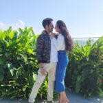 Akansha Chamola Instagram - Happy engagement anniversary 💞 . . . . . . . . . . . . . . . . . . . . . .. . . . . . . .. . .. . #couplevideos #couplefashion #coupleofinstagram #couplegram #couplegoals #gauravkhanna #anniversary #marriagediaries #reeltoreel #rooftopviews #romance #reelsinstagram #reelkarofeelkaro #trending