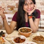 Akansha Chamola Instagram - Simply enjoyed this pan asian spread by @chinabistrofl …… Veg CLAYPOT RICE is delicious 🤤………… Thankyou for catering my #vegan taste buds ………… . . . . . . . . . . . . . . . . . . . . . . . . . . . . . . . . . #panasianfood #sushi #veganfood #veganlife #claypotrice #delicacies #food #instagood #instadaily #instacute