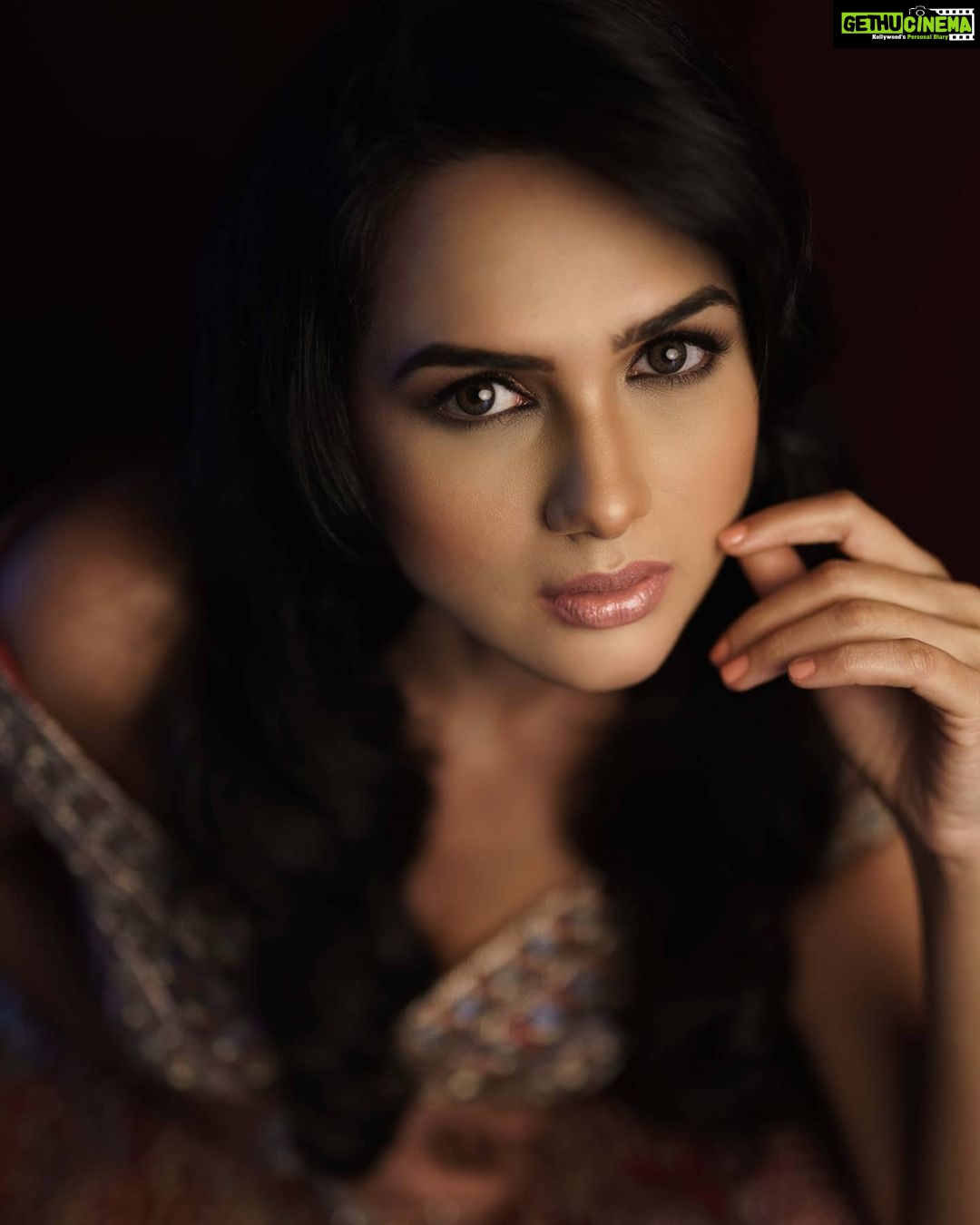 Akansha Chamola Instagram - Sweet dreams π πΈ@vivanbhathena_official π@tejasshahmakeuporiginal πββοΈ@hairstylist_jennny π@riwaaya.official . . . . . . . . . . . . . . . . . . . . . . . . . . . . . . #portraitphotography #goodnightπ #goodnightpost #portraitsdaily #beautyshot #beautyportraits #bridesofinstagram #bridalcouture #bridalmakeup #instaface #instamakeup #instaeyes #photoshootideas #portfolioshoot #glowup #instalook #instame #gramfam #foryou #lookbook #fashiondiaries #fashiongram
