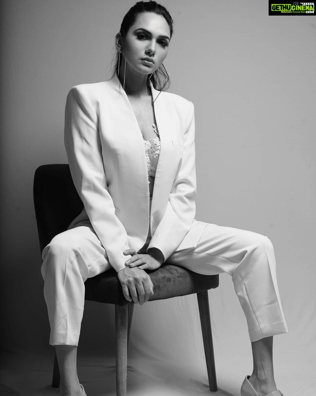 Akansha Chamola Instagram - Worry about your CHARACTER and not your REPUTATION because your Character is who you really are and your Reputation is only what people think of you........ πΈ@vivanbhathena_official π@tejasshahmakeuporiginal πββοΈ@hairstylist_jennny . . . . . . . . . . . . . . . . .. . .. . . . .. .. . . #bnwportraits #bnwmood #bnwphotography #bnwmood #fashionphotography #powerdressing #blazerstyle #outfitideas #photoshootideas #fashionshoot #fashionista #fashiondiaries #lookbook #photogram #potraits #portfolioshoot #portraitphotography #strongvibes #strongwomenquotes #strongisbeautiful #instalook #outfitinspo #instamakeup #instahair #instaface