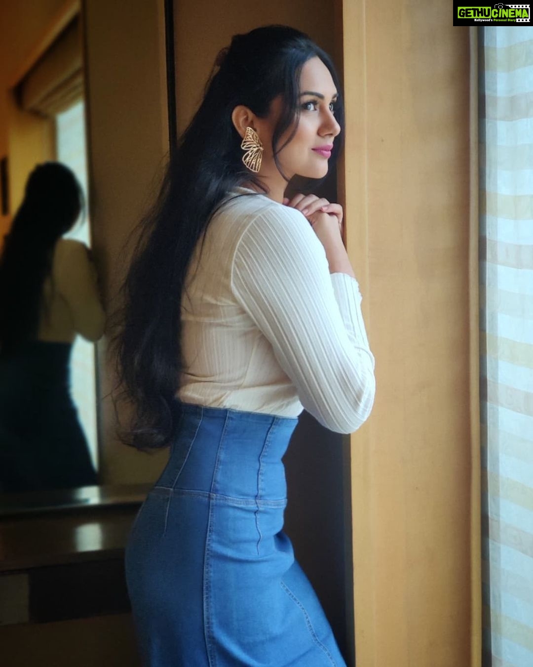 Akansha Chamola Instagram - Attract what you expect. Reflect what you desire. Become what you respect. And mirror what you admire. . . Earings @unica.lane . .. . . . . . . . . . . . . . . . .. . . . . . . . . . #instalook #instaface #instacute #curvesarebeautiful #curvyconfidence #curvyfashion #prettysavage #prettygirls #instagirls #lookbook #fashiondiaries #autumnvibes #autumnstyle #denimskirt #stylegram #styleinspo #white #cute #instamakup #instahair