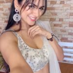 Akansha Chamola Instagram – Simply love this #lehenga 🤍
Thankyou @tintin3012 @satyamwaghela @satyam_waghela #saatinthestudio …….
.
.
.
.
.
.
.
.
.
.
.
.
.
.
.
.
.
.
.
.
.
.
.
.
.
.
.
.
.
.
.
#transitionreels #transformation #trendingaudio #trendingsongs #bollywoodsongs #lehengas #white #outfitinspiration #indianwedding #indiangirls #desifashion #desigirl #lehengacholi #instafashion #instamood #reelsindia #reelgram #makeuptransformation #outfitgoals #browngirls #curvyfashion #curvygirl