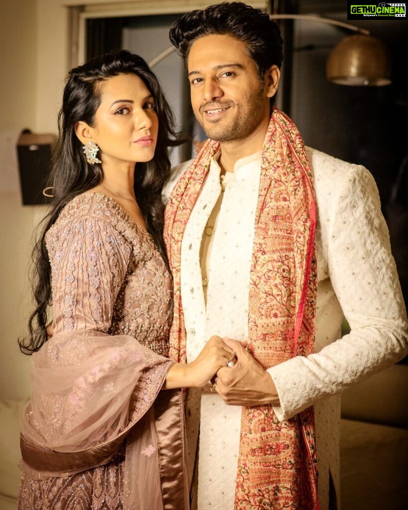 Akansha Chamola Instagram - This DIWALI as we light our diyas let's burn all the hatred n negativity and start treating every single being with KINDNESS and COMPASSION..Because FORTUNATE are the ones who hav learned to ADMIRE and not ENVY .... JAI SHRI RAM ।। Gaurav's 👔 by @designervivekgupta Akanksha's👗 by @@sonybridals Gaurav's 👞 by @designervivekgupta 📸 By @idreamzzs . . . . . . . . . . .. . . . . . . . . . . . .. .. . . . . .. . . . .. . #happysouls #happydiwali #festivevibes #festivalfashion #festivaloutfit #couplefashion #coupleofinstagram #couplegram #couplegoals❤ #gauravkhanna #Mr&Mrskhanna #marriedcouple #relationshipgoals #diwalivibes✨ #diwaliwishes #desigram