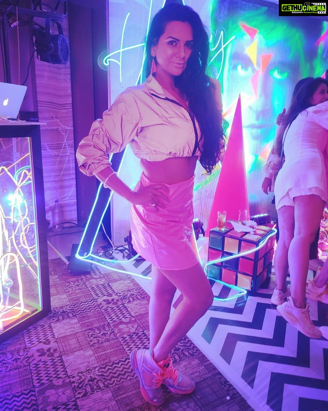 Akansha Chamola Instagram - There is No limit to how radiant one can be --- well I took it waaaay too seriously 🤪🤪🤪 . . . . . . . . . . . . . . . . . . .. . . .. . . . . . . . #cosplay #themeparty #neonparty #glowup #uvparty #instalit #glowglowing #neonlights #instadaily #foryoupage #stylegram #fashiondiaries #clubwear #lookbook #instamakeup #radiant #prettysavage #lit #instagood #instapic #me #happy #crazygirl #crazymakeup