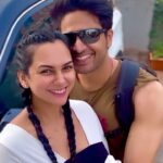 Akansha Chamola Instagram - According to Newton’s law : For every IDIOT there is an equal and opposite IDIOT… They are Husband and Wife 👩‍❤️‍💋‍👨 ……. . . . . . . . . . . . . . . . . . . . . . . #funnyreels #crazycouple #funnycouples #couplegoals #cute #hilarious #comedy #expectationvsreality #reelsinstagram #reelgram #reelsindia #reelsviral #reelkarofeelkaro #reelitfeelit❤️❤️ #marriagegoals #marriedlife #instalife #foryou #happycouple #laugh