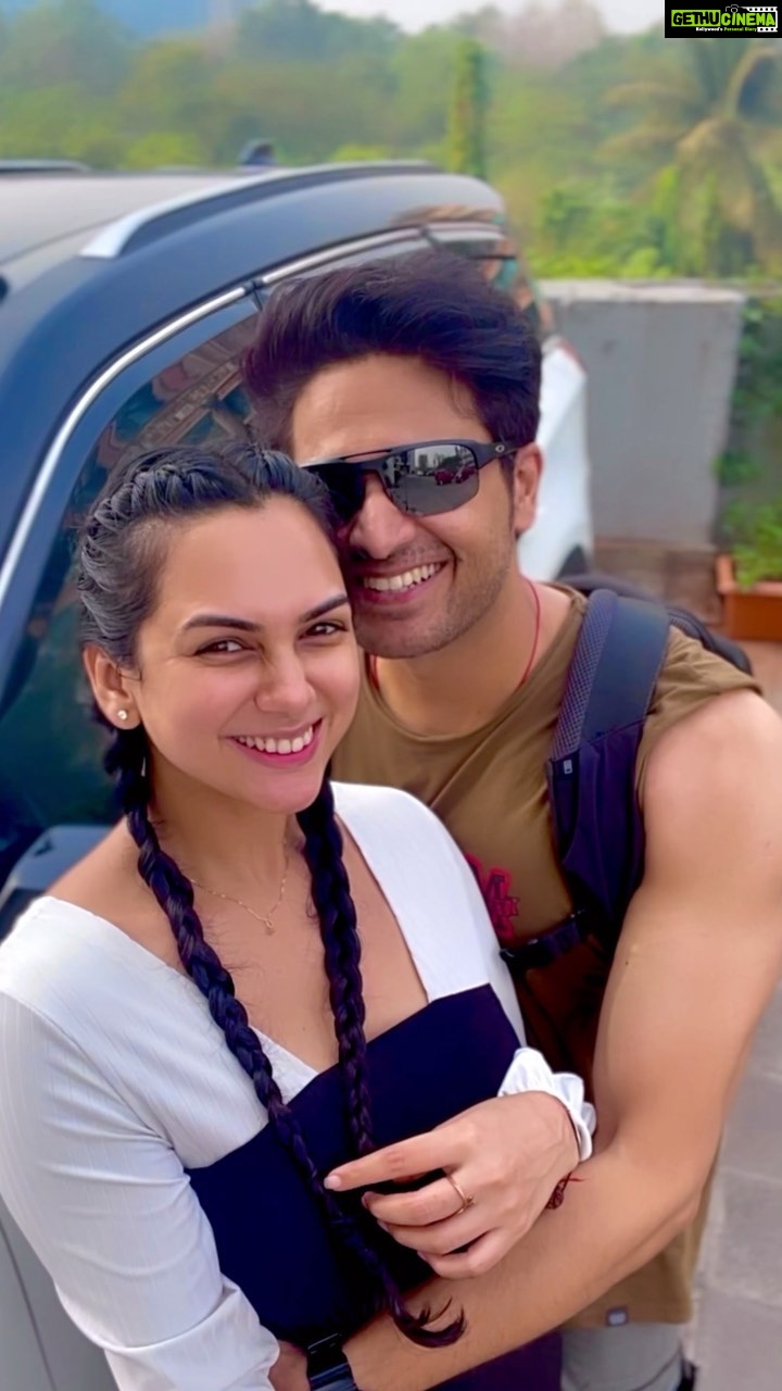 Akansha Chamola Instagram - According to Newton’s law : For every IDIOT there is an equal and opposite IDIOT… They are Husband and Wife 👩❤️💋👨 ……. . . . . . . . . . . . . . . . . . . . . . . #funnyreels #crazycouple #funnycouples #couplegoals #cute #hilarious #comedy #expectationvsreality #reelsinstagram #reelgram #reelsindia #reelsviral #reelkarofeelkaro #reelitfeelit❤️❤️ #marriagegoals #marriedlife #instalife #foryou #happycouple #laugh
