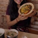 Akansha Chamola Instagram - Simply enjoyed this pan asian spread by @chinabistrofl …… Veg CLAYPOT RICE is delicious 🤤………… Thankyou for catering my #vegan taste buds ………… . . . . . . . . . . . . . . . . . . . . . . . . . . . . . . . . . #panasianfood #sushi #veganfood #veganlife #claypotrice #delicacies #food #instagood #instadaily #instacute