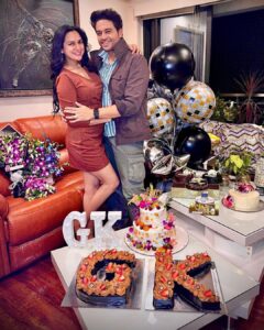 Akansha Chamola Instagram - I would have wished you a “happy birthday” like the entire world did on your Birthday;but year after year…it’s starting to get old and you aren’t 🥹
Why do You so Evidently suck at aging???Can you at least try to look older??????? 
Nevertheless Happy birthday, Handsome!!!!! My favourite Pillow , bodywarmer and ATM machine 🥰🥰🥰🥰🤗🤗🤗
*Mandatory Birthday kisses*💋
Thankyou for all the love and blessings n sooooooo many Cakes  #instafamily 🙏🏽🙏🏽🙏🏽….. 

.
.
.
.
.
.
.
.
.
. 

.
.
.
.
.
.
.
.

#happybirthday #birthdaywishes #birthdaypost #birthdaycake #couplegram #kiss #kissme #couplegoals #couplestyle #couplefashion #realcouple #marriedlife #marriedcouple #lovehim #cutecouples #funnyqoutes #gauravkhanna #slay #happyday #birthdayboy