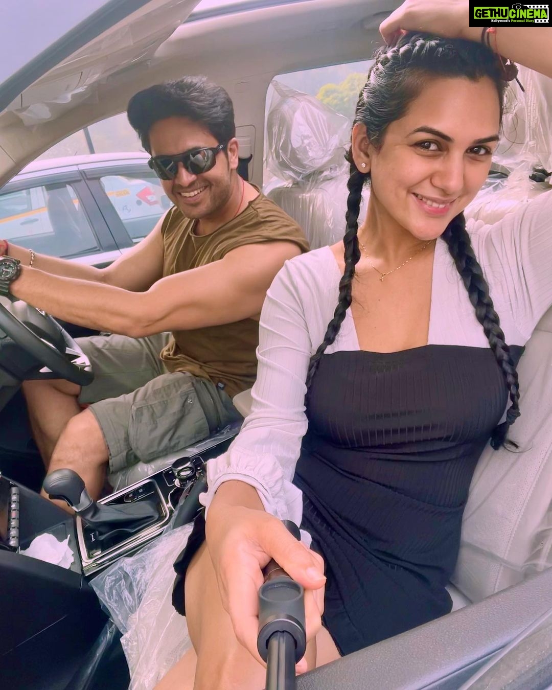 Akansha Chamola Instagram - last of this look πβ¦β¦β¦. . . . . . . . . . . . . . . . . . . #couplegram #instacouple #coupleselfie #selfie #couplegoals #foryou #cutecouples #instacute #instamood #instaselfie #instafilters #instafashion #marriedlife #cargram #carselfie #newcar #instalove
