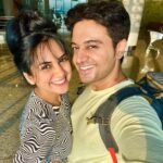Akansha Chamola Instagram - 🌞 sunkissed selfiedump ……… .. . . . . . . . . . . . . . . . . . . . . . . . . . #selfietime #selfiegram #couplegoals #couplegram #marriedlife #couplestyle #cutecouples #happy #lovegram #instacute #instamood #airportlook #airportdiaries #selfieofday #photodump #instafashion